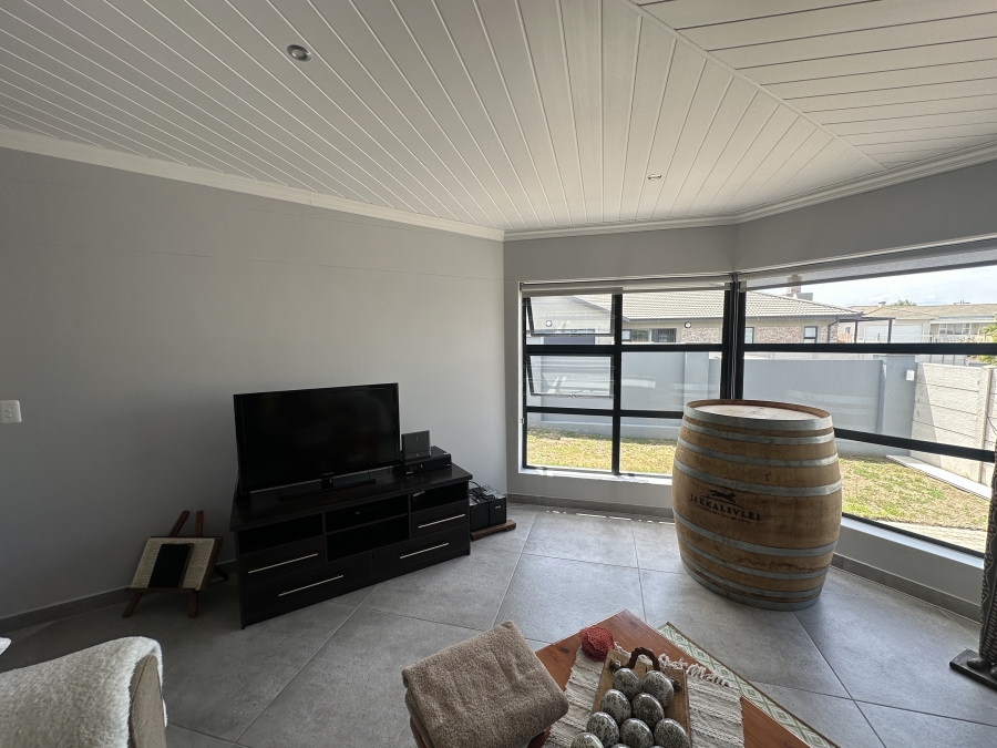 2 Bedroom Property for Sale in Reebok Western Cape